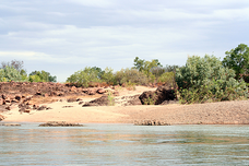 australia river bank 123rf resized 600