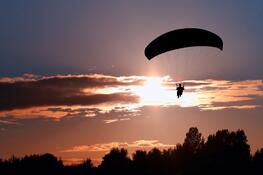 new zealand paraglider sunset 123rf
