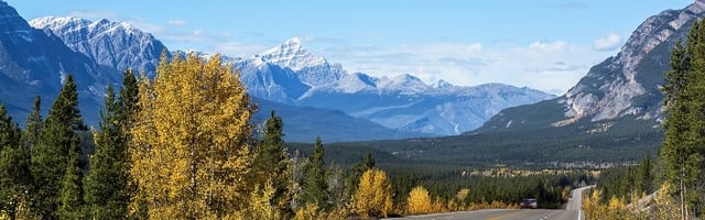 Canada_Mountain_Road_Thinkstock_footer.jpg